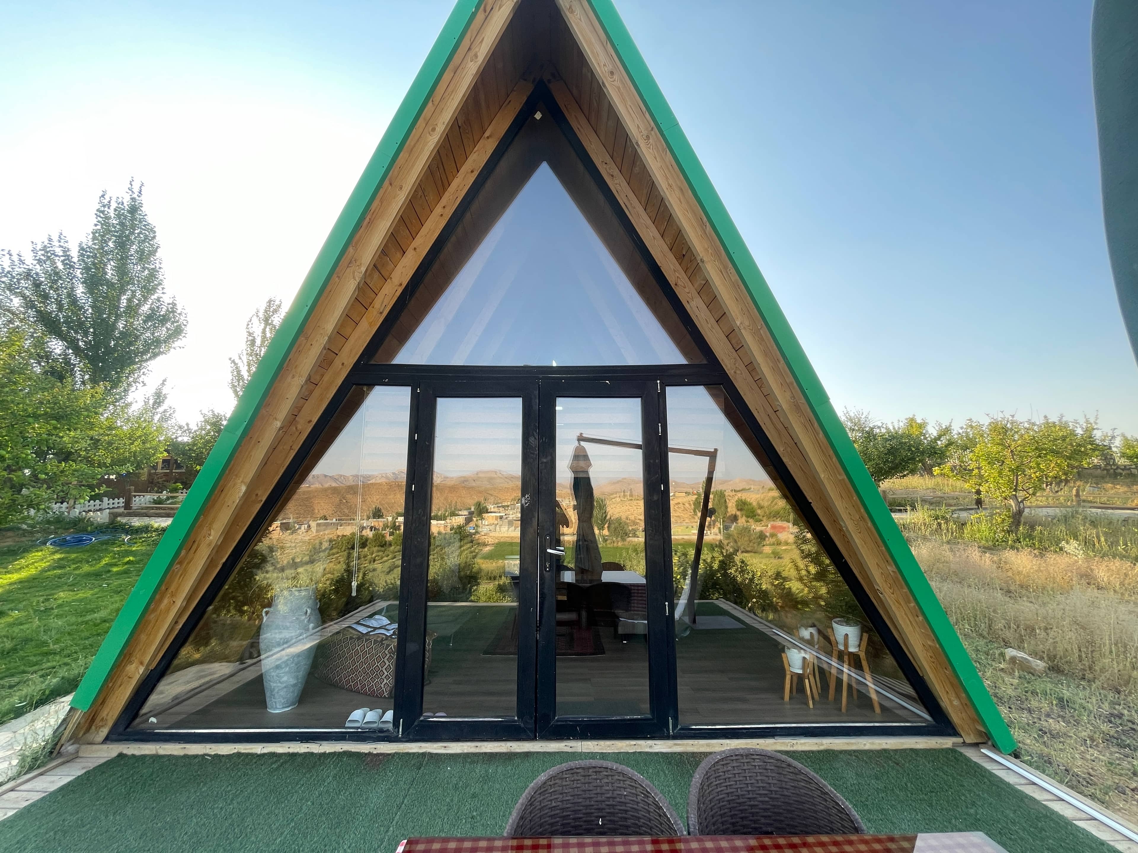 اجاره کلبه سوئیسی در سمیرم