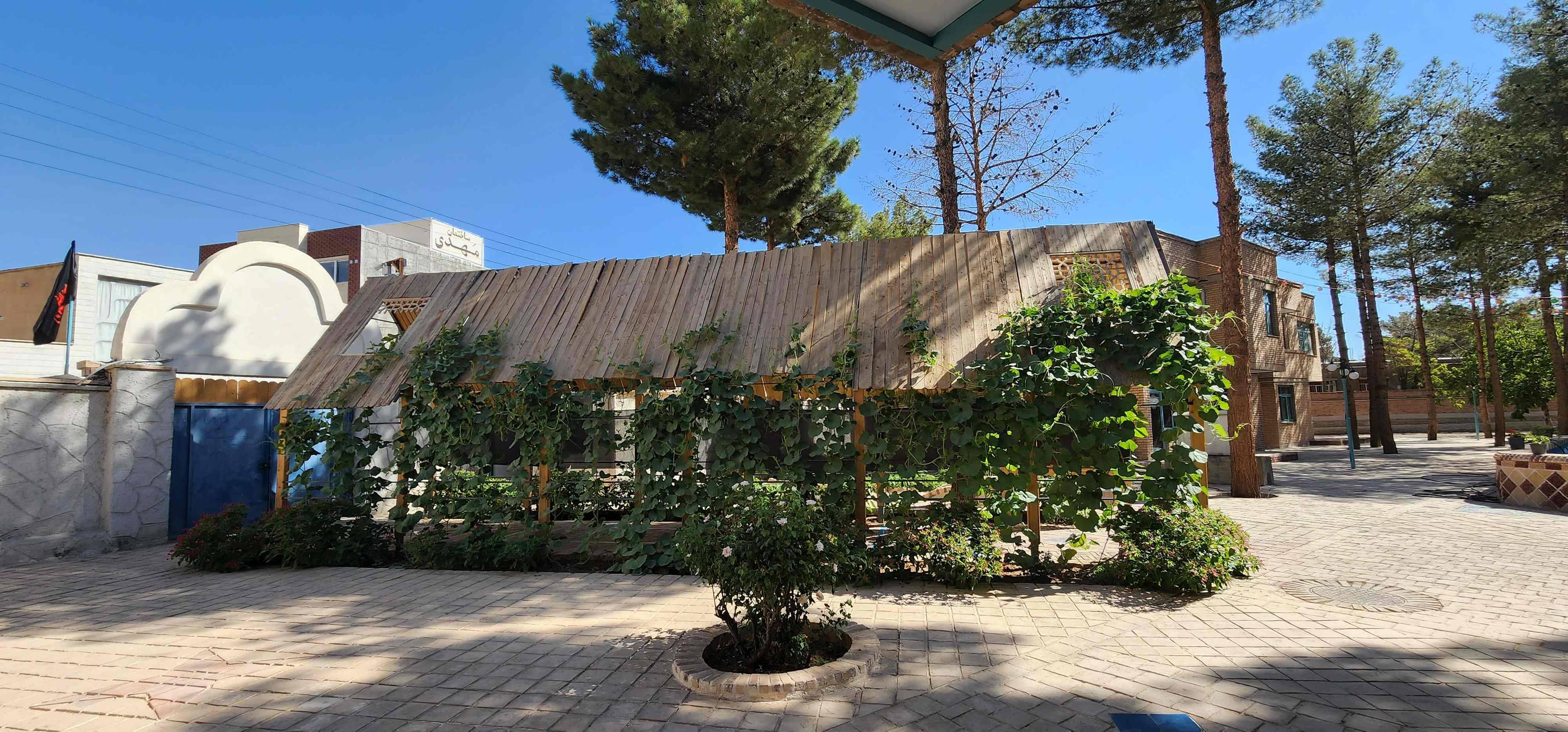 اجاره مجتمع گردشگری در شاهرود - چهار تخته