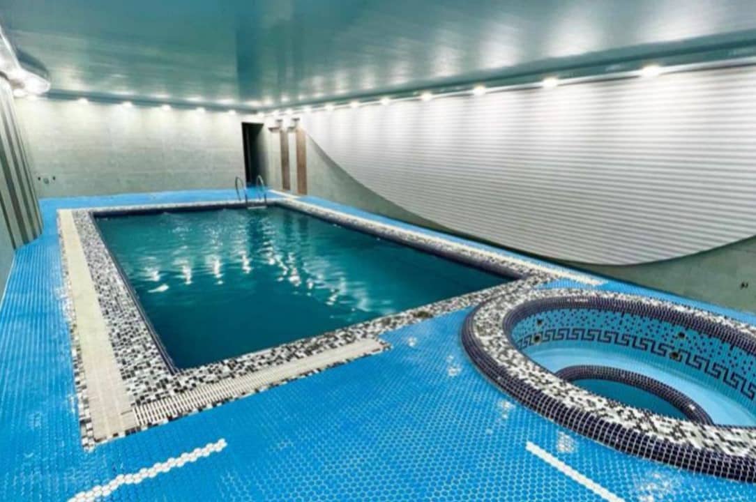 اجاره ویلا استخر سرپوشیده آبگرم در باغ بهادران