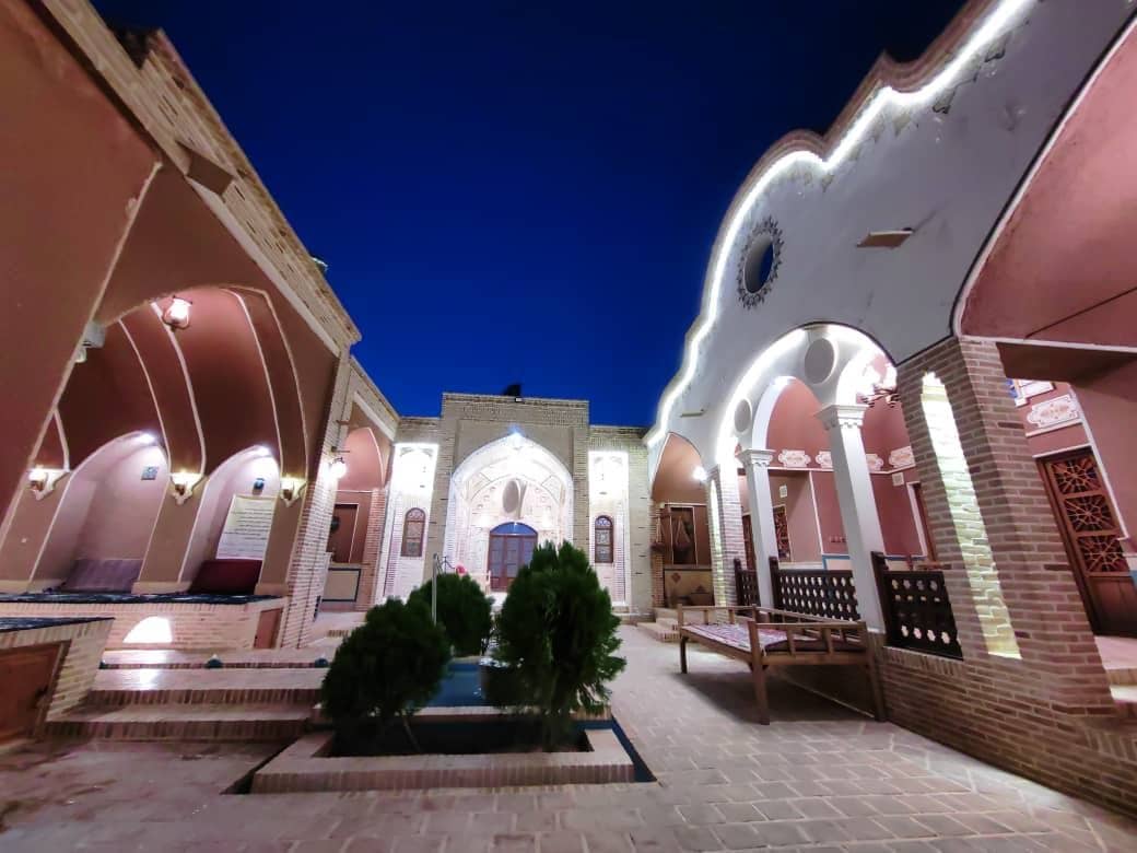 اجاره عمارت سنتی در ابوزیدآباد محله ی کاغذی - 12