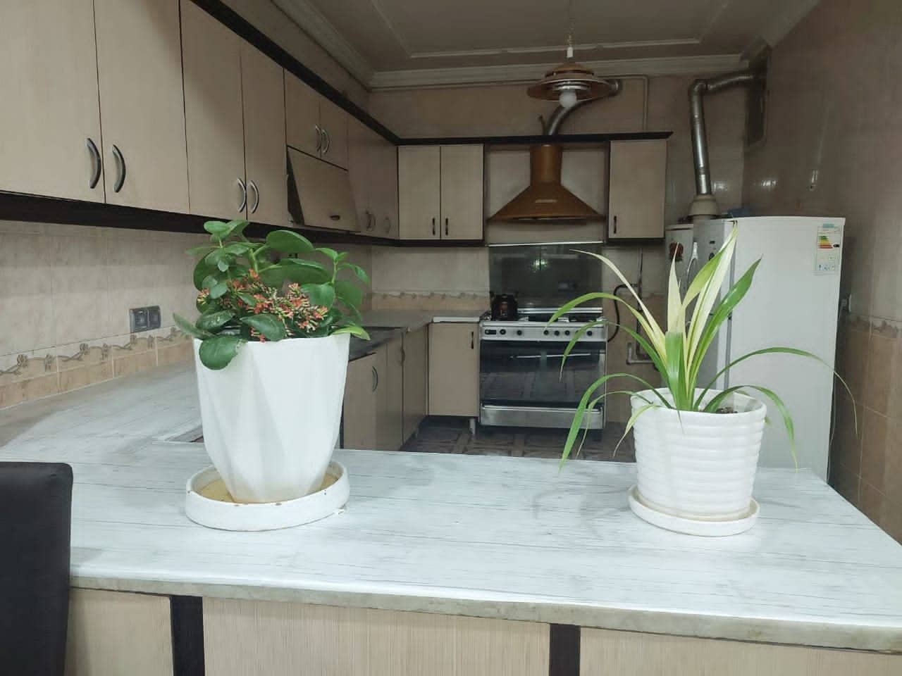 اجاره آپارتمان مبله  (ابوذر)   - 100 متری طبقه اول