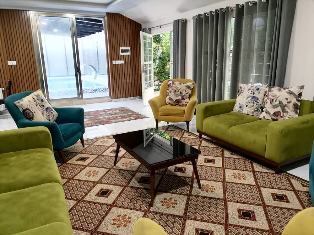 اجاره ویلا استخر سرپوشیده آبگرم در باغ بهادران