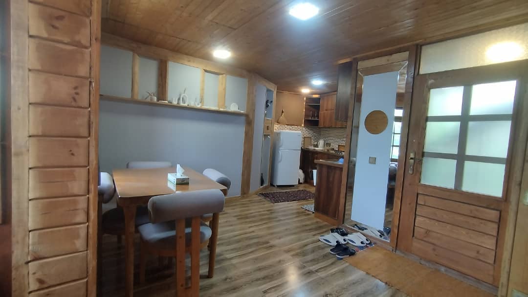 اجاره کلبه جنگلی جکوزی دار در روستا حشمت آباد رستم آباد- vipسپهر