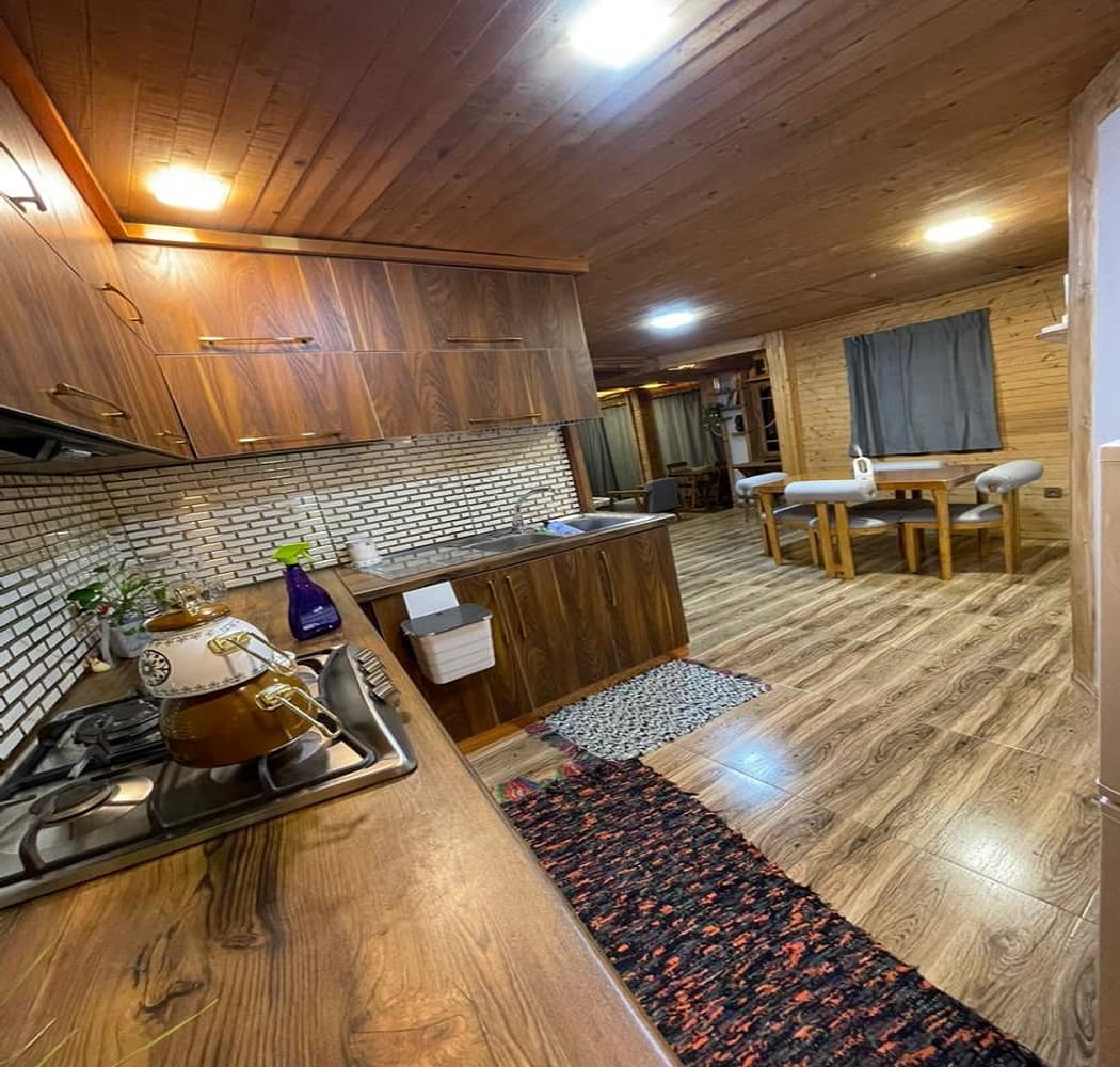 اجاره کلبه جنگلی جکوزی دار در روستا حشمت آباد رستم آباد- vipسپهر