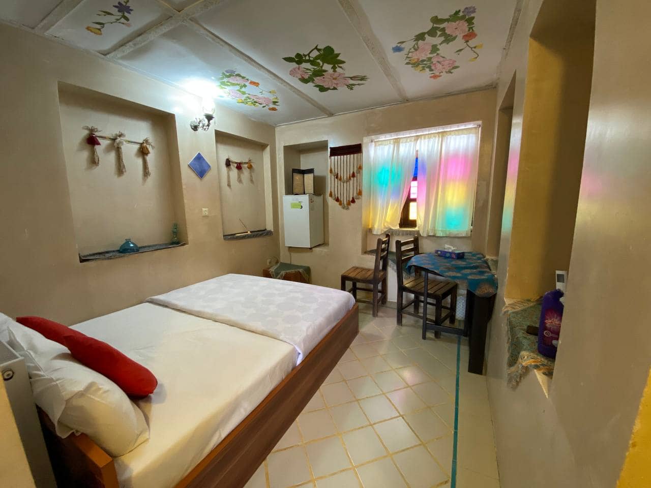 اجاره اتاق سنتی در بلوار کریم خان زند - ایوان