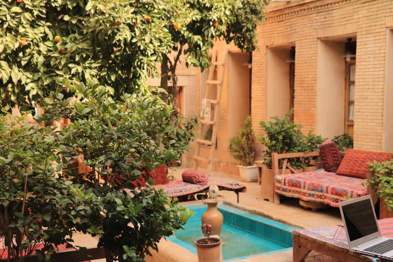 اجاره اتاق سنتی در بلوار کریم خان زند - ایوان