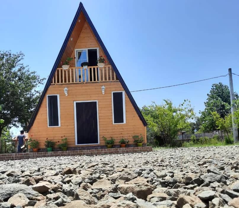 اجاره کلبه سوئیسی در روستای اسطلخ زیر شاندرمن