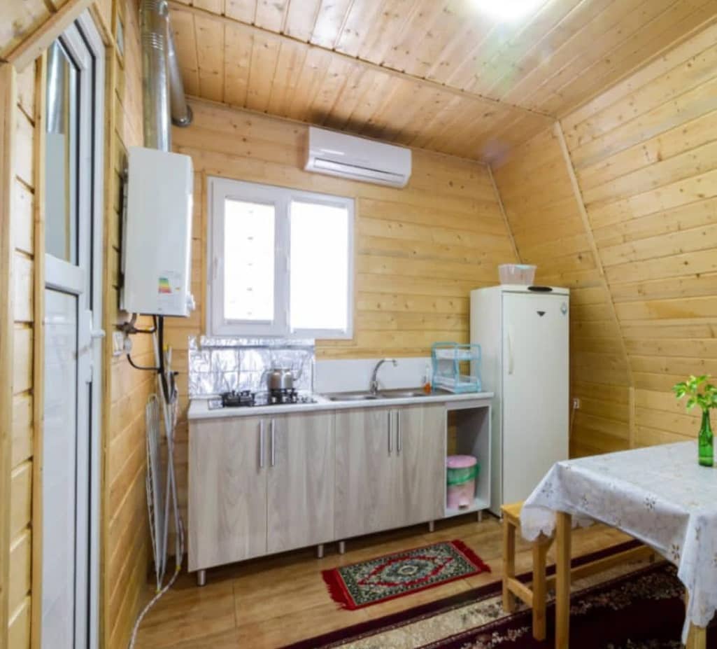 اجاره کلبه سوئیسی در روستای اسطلخ زیر شاندرمن