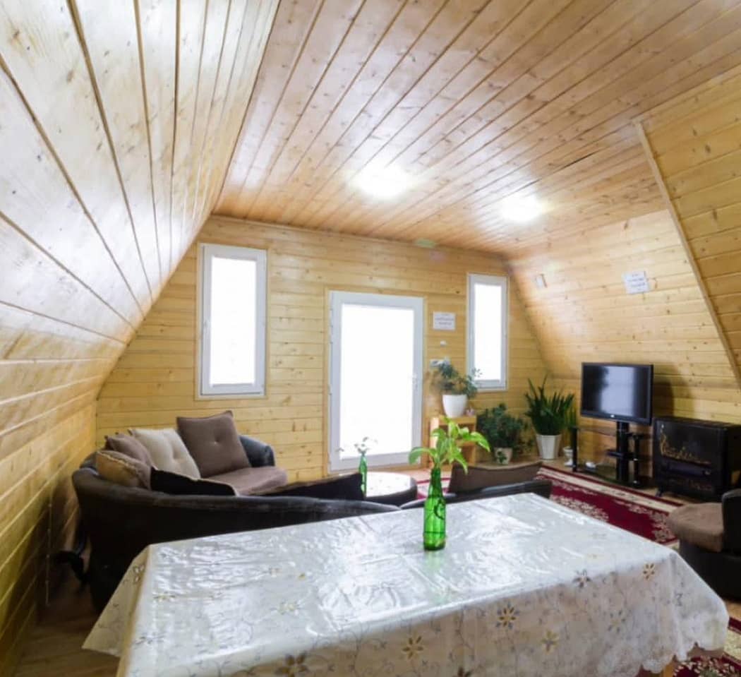 اجاره کلبه سوئیسی در روستای اسطلخ زیر شاندرمن