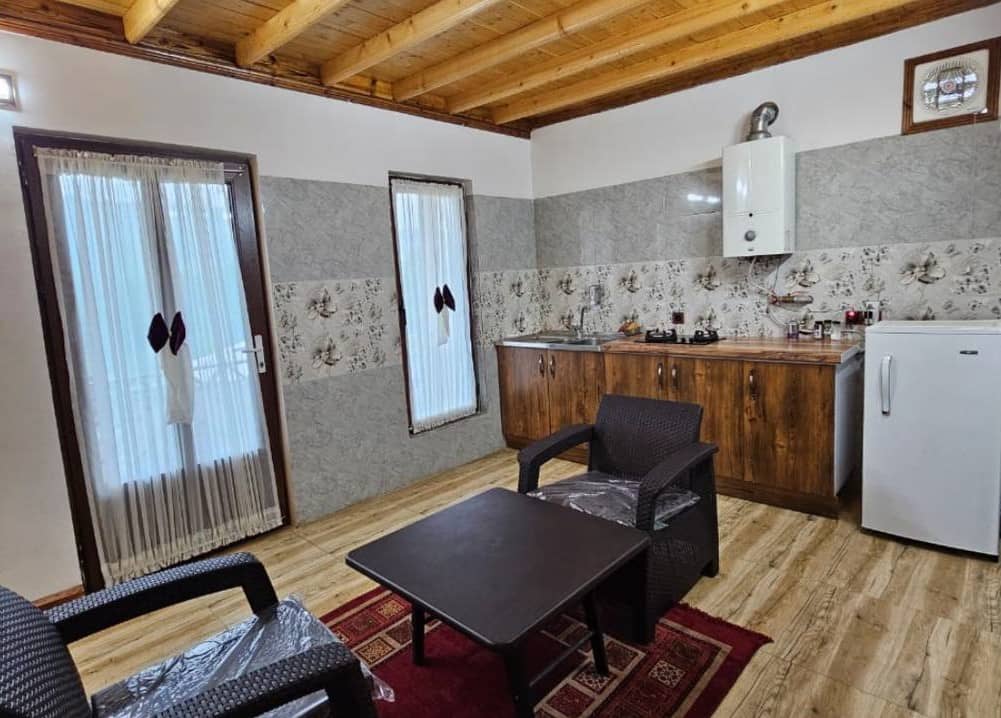 اجاره کلبه سوئیسی جنگلی در شارقلت لفور