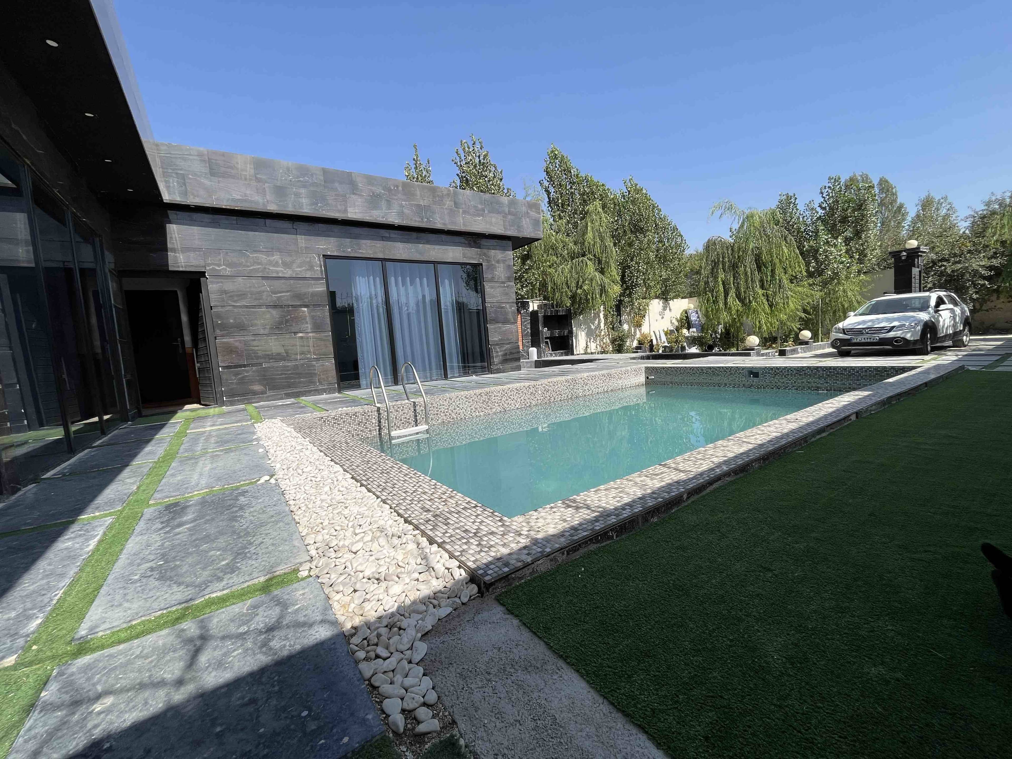 اجاره ویلا با استخرروباز آبگرم در چهارباغ