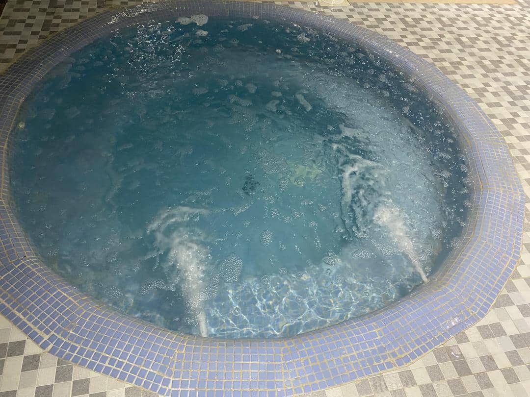 اجاره ویلا استخر سرپوشیده آبگرم در هتم آباد