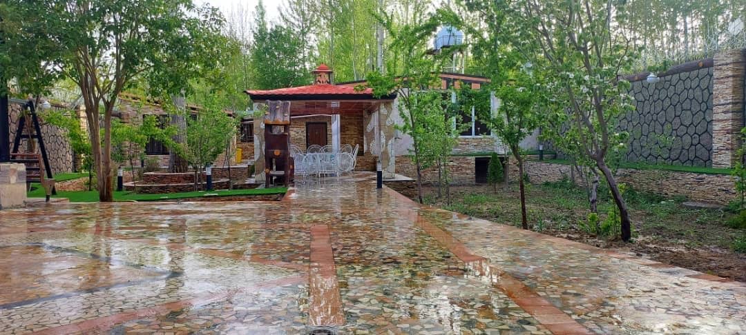 اجاره ویلا استخر سرپوشیده در باغ بهادران - 3 خواب