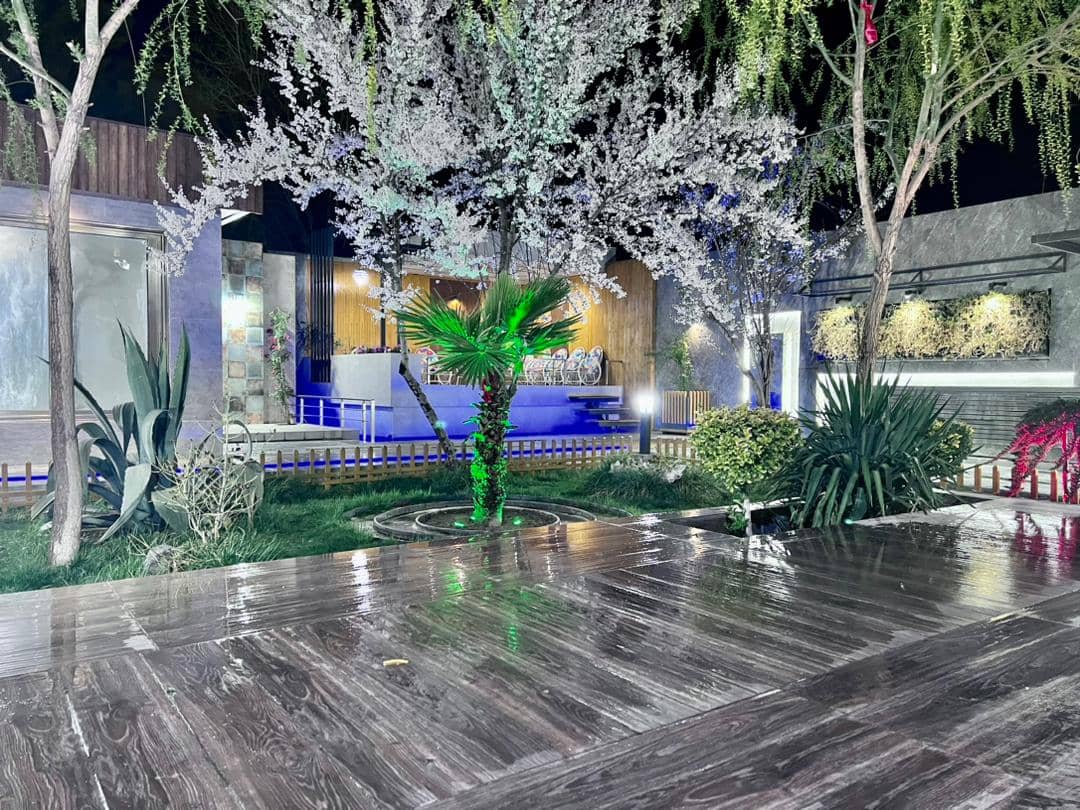 اجاره ویلا استخر سرپوشیده در باغ بهادران - دو خواب