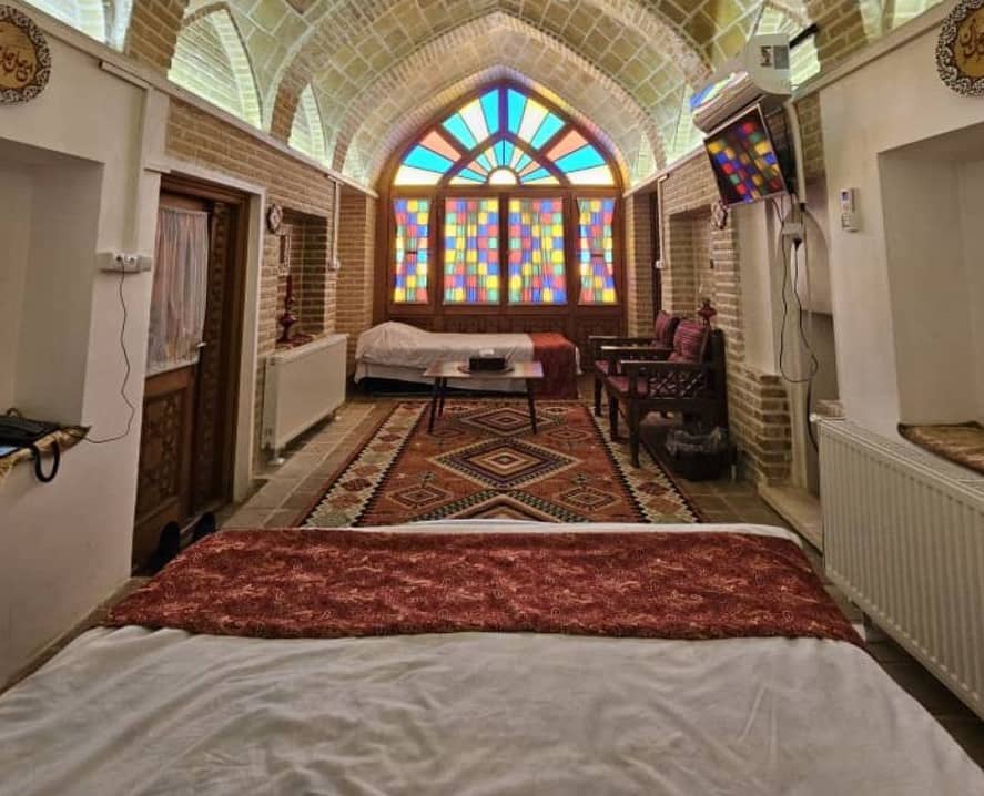 اجاره بوتیک هتل در ساوه - گلنار