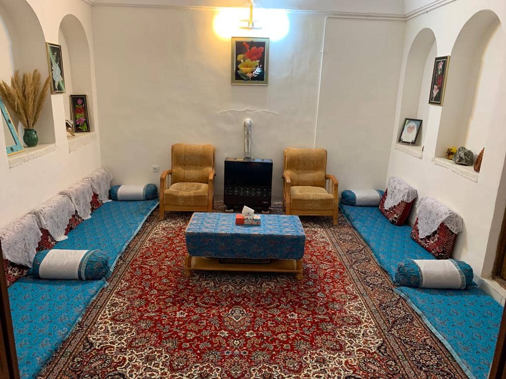 اجاره بومگردی در میدان آزادی - 5