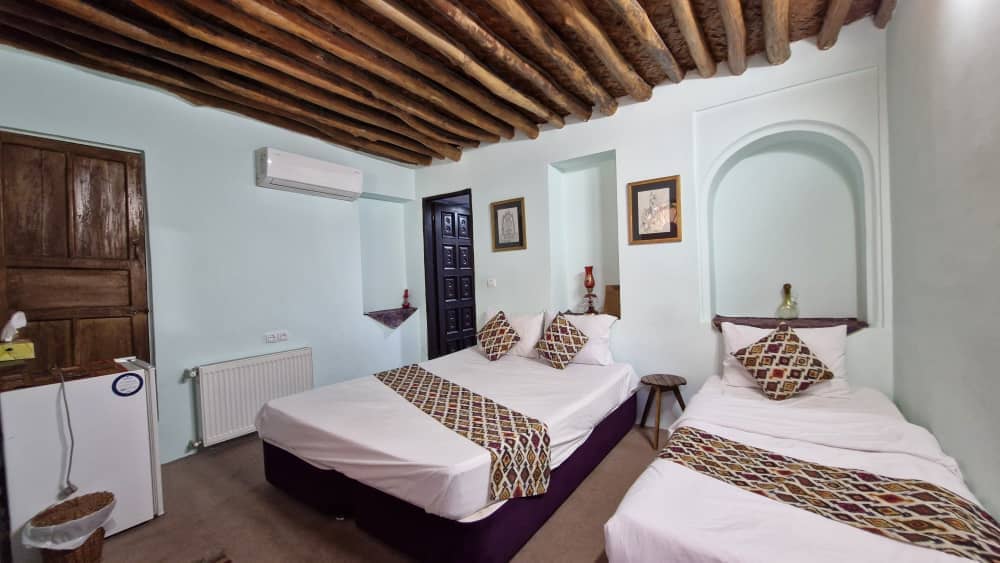 اجاره بومگردی در لطفعلی خان زند - سه تخت