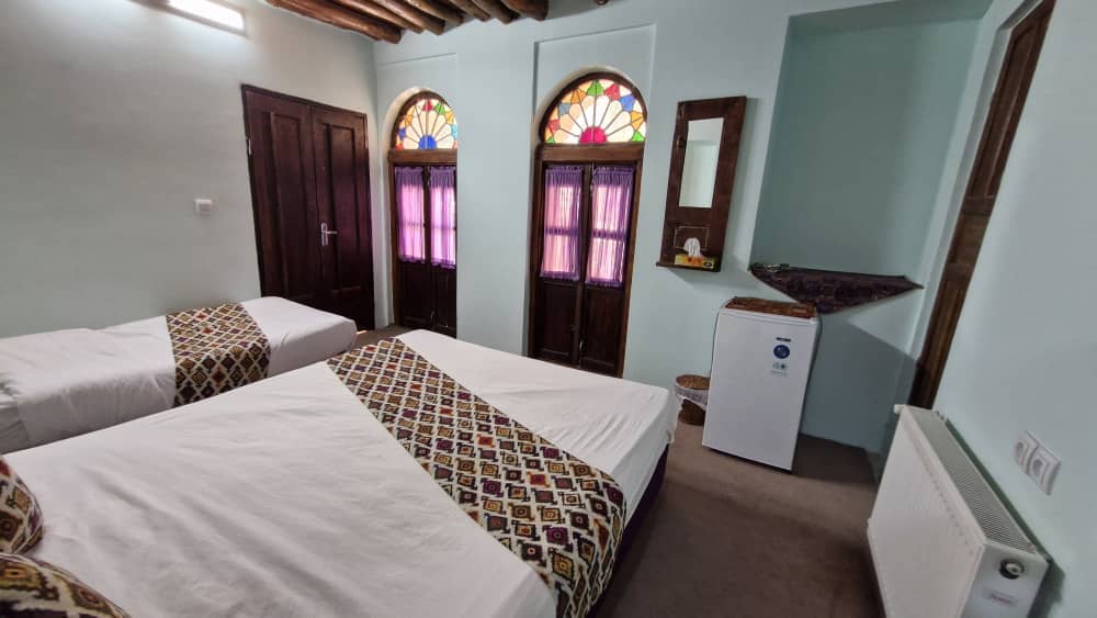 اجاره بومگردی در لطفعلی خان زند - سه تخت