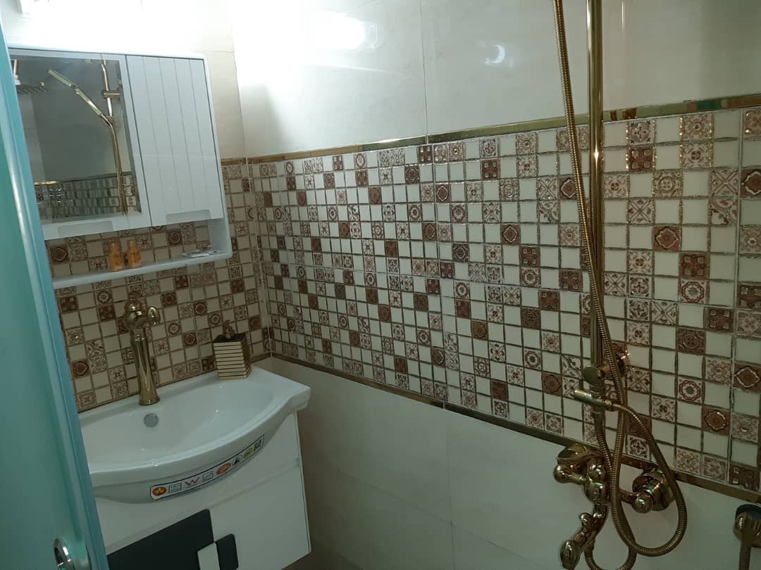 اجاره اقامتگاه بومگردی در لطفعلی خان زند - یک تخت