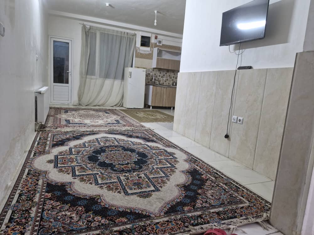 اجاره منزل مبله بدون خواب 40 متری در آبگرم محلات - طبقه دوم