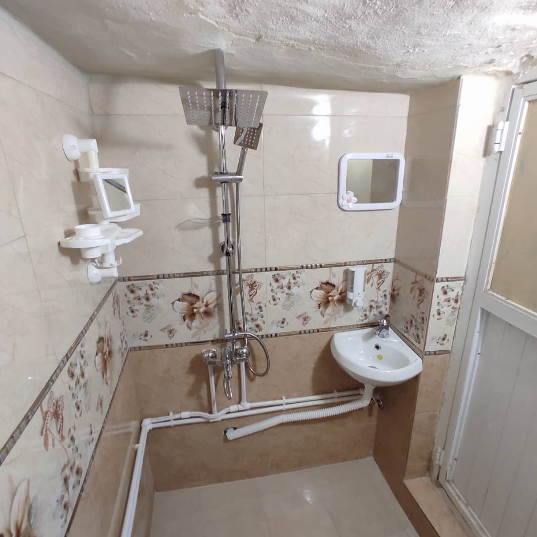 اجاره خانه صخره ای در کندوان