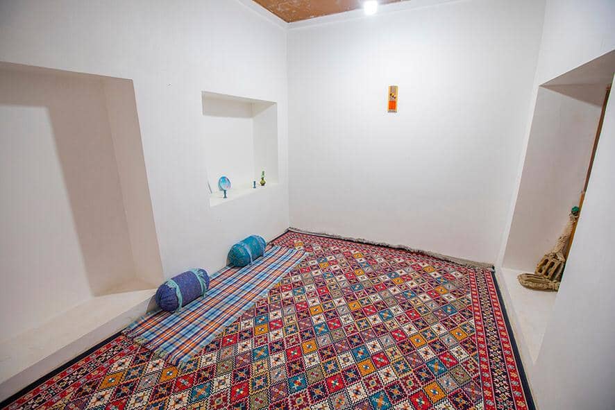 اجاره اتاق بومگردی در بندر رستمی - جاشو