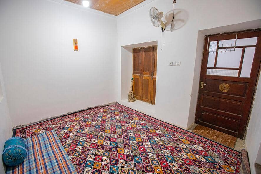 اجاره اتاق بومگردی در بندر رستمی - جاشو