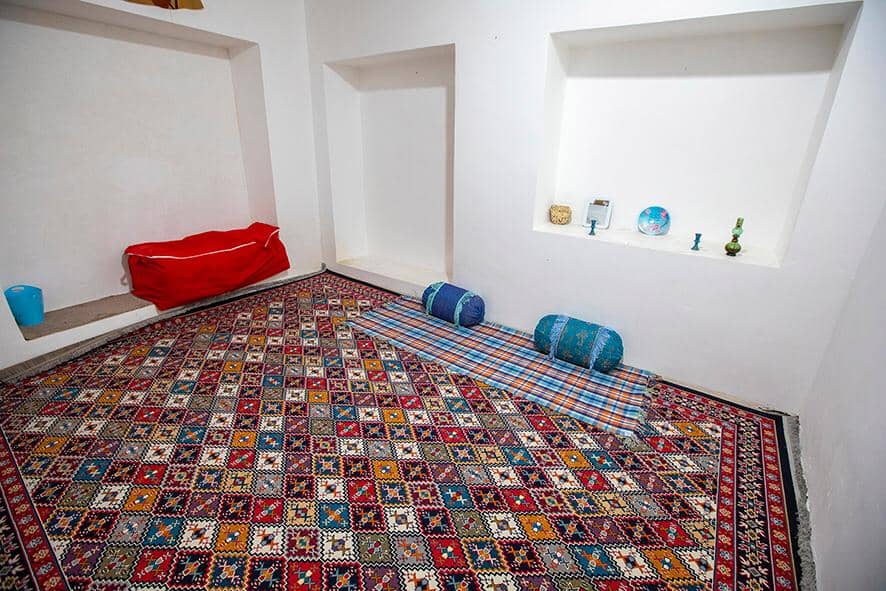 اجاره اتاق بومگردی در بندر رستمی - جاشو