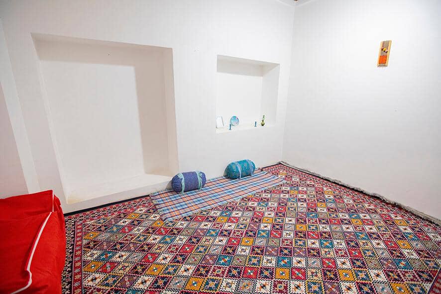 اجاره اتاق بومگردی در بندر رستمی - جاشو