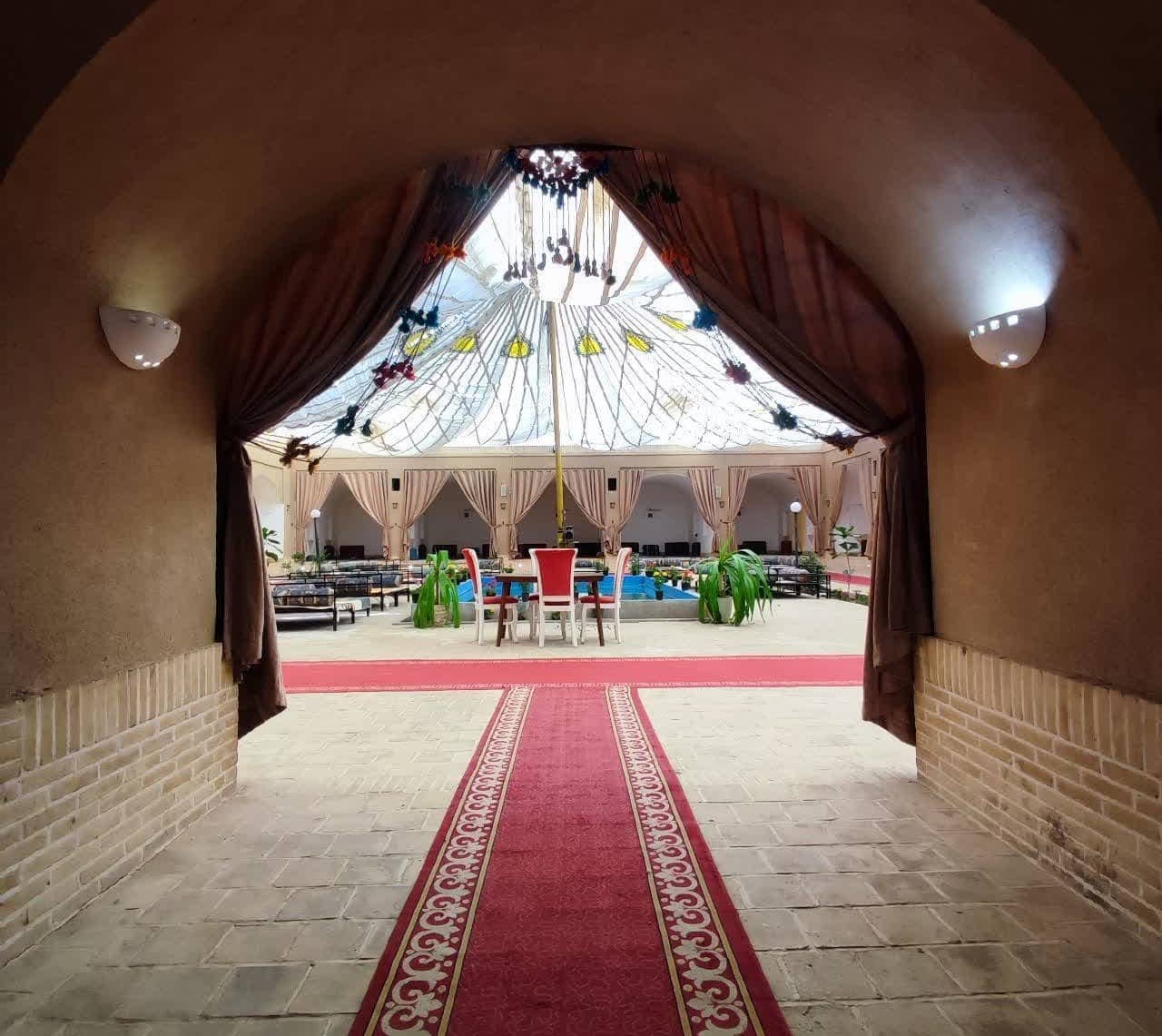 اجاره کاروانسرا در اشکدز - 2