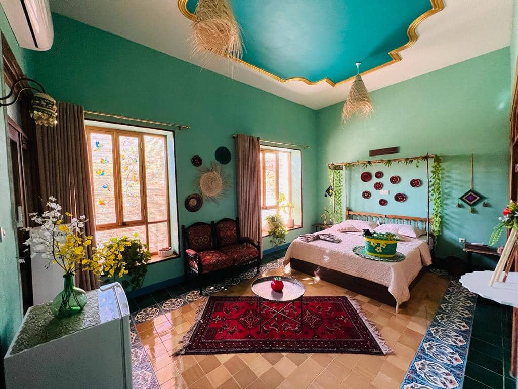 اجاره اتاق سنتی در شیراز - رافائل ، هانییل