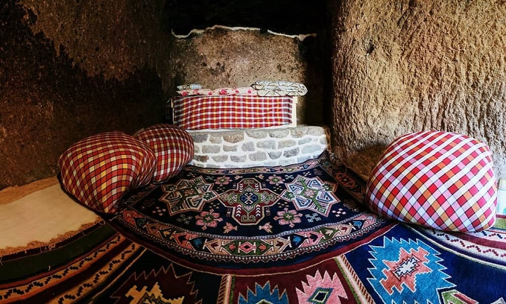 اجاره اقامتگاه صخره ای در روستای میمند - 30متر