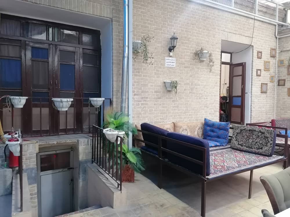 اجاره اتاق دو تخته بومگردی در خیابان مطهری - واحد 2