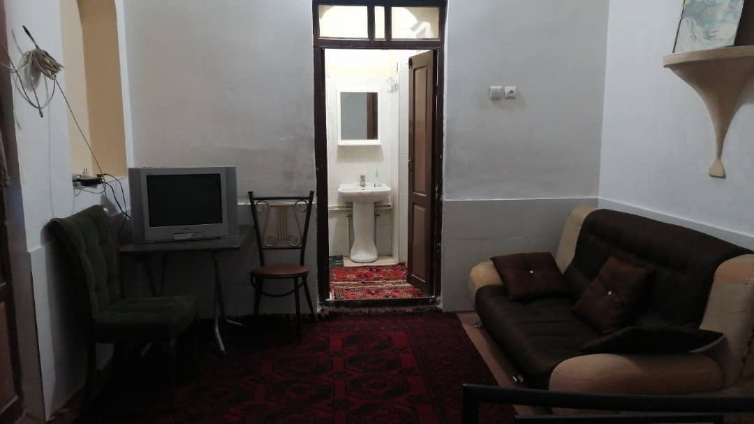 اجاره اتاق سه تخته بومگردی در خیابان مطهری - واحد 4