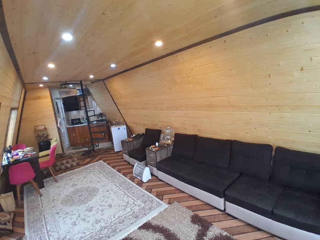 اجاره کلبه سوئیسی جنگلی در جاده دو هزار