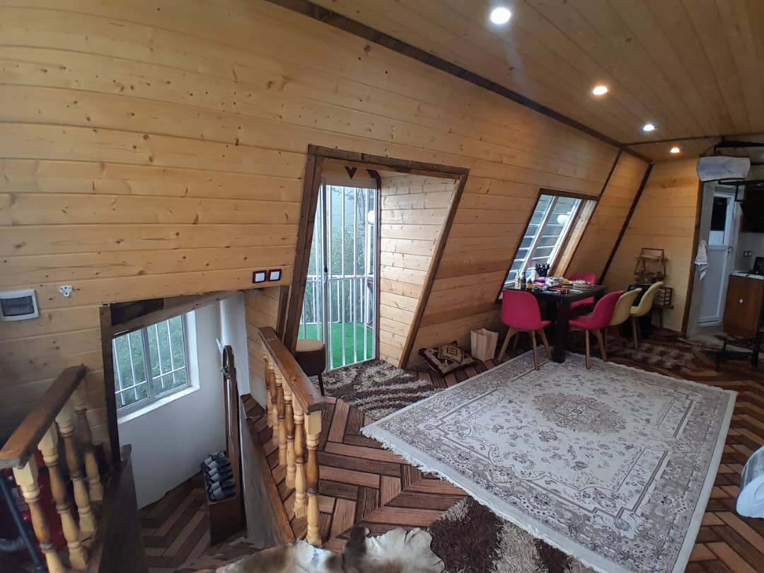 اجاره کلبه سوئیسی جنگلی در جاده دو هزار