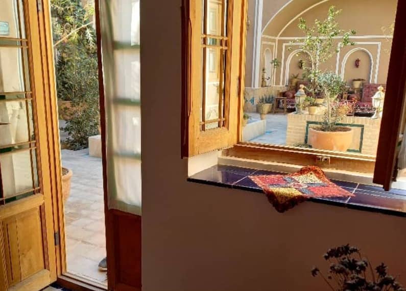 اجاره اتاق در خیابان گلسرخ - عشق