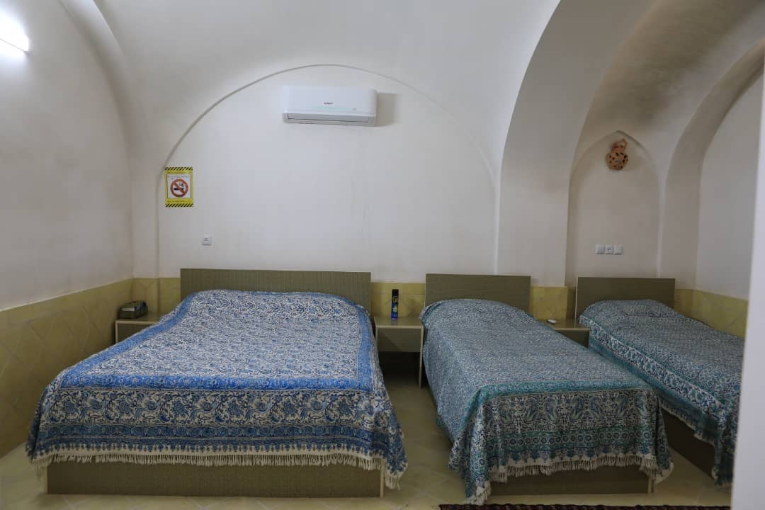 اجاره اقامتگاه سنتی در خیابان فاضل نراقی کاشان - سه تخته