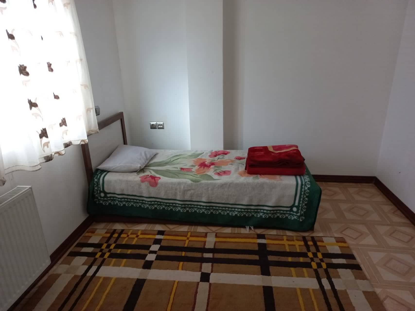 اجاره آپارتمان مبله در راین کرمان -دو خوابه طبقه دوم