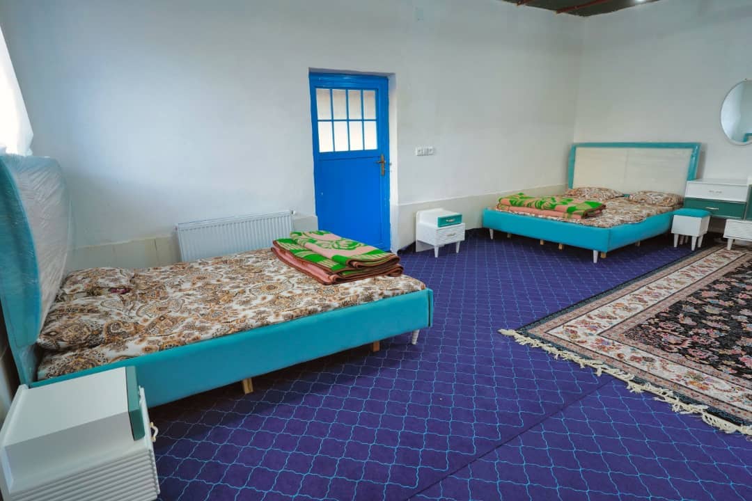 اجاره اتاق در استهبان - اسرخ بالا