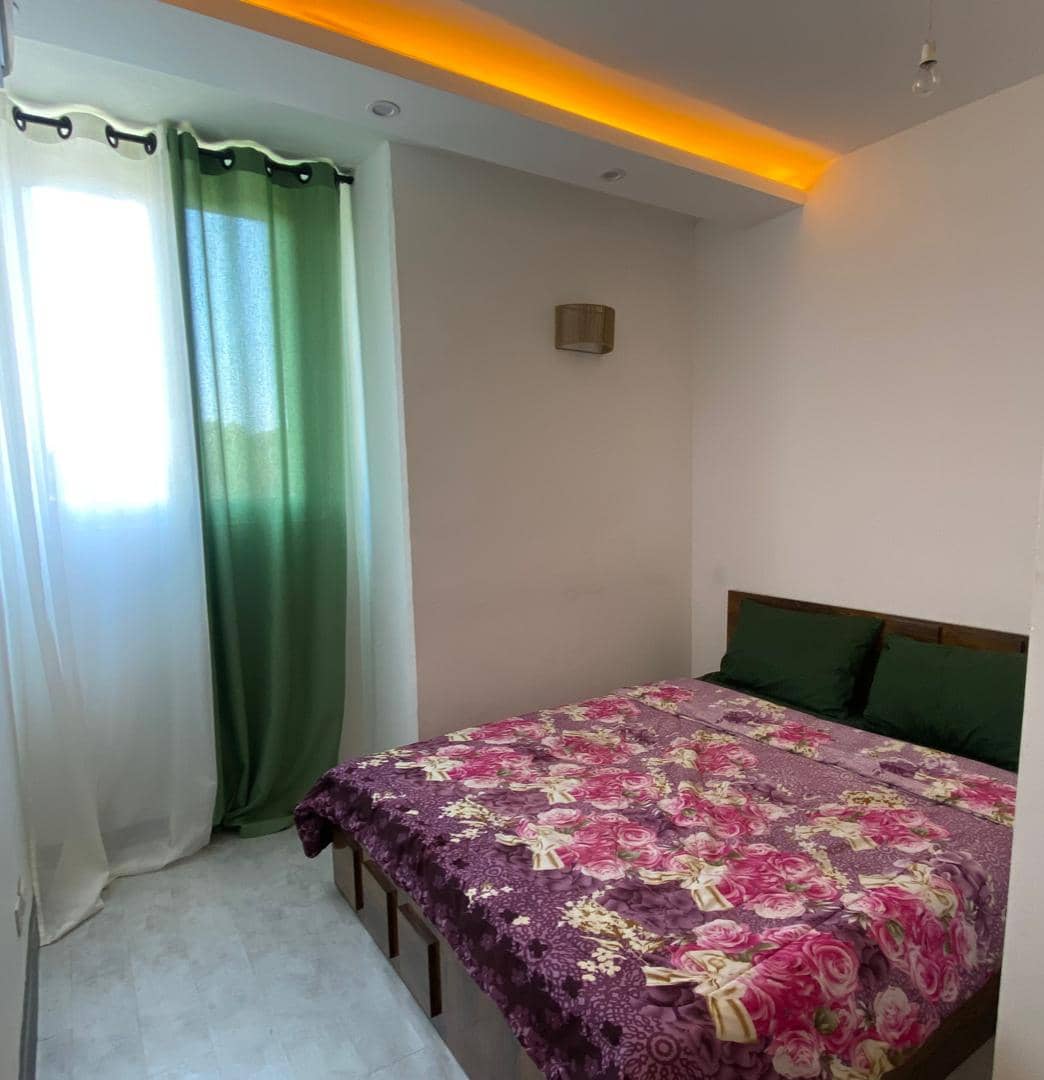 اجاره منزل مبله دوخواب در خیابان آزادگان - طبقه دوم