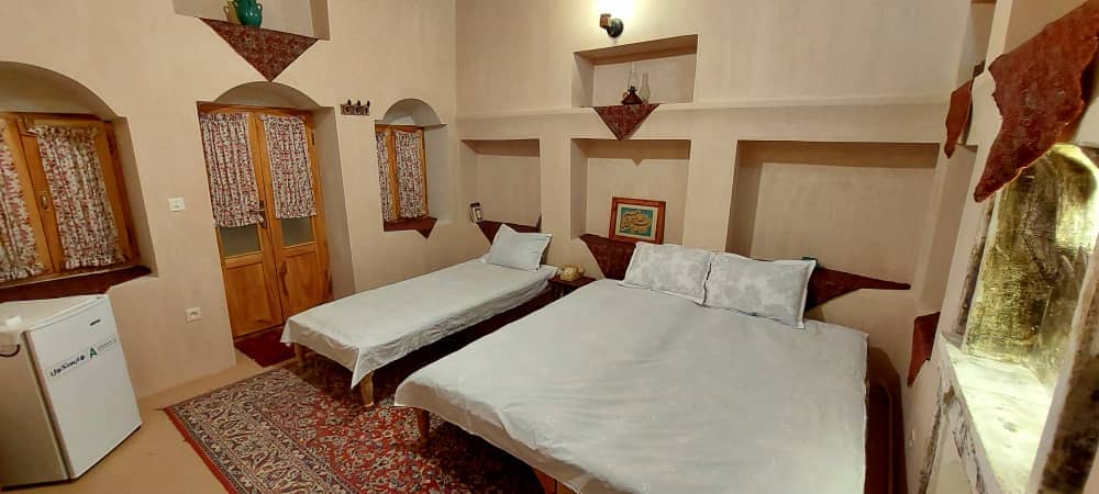 اجاره اتاق بومگردی در نطنز - شومینه