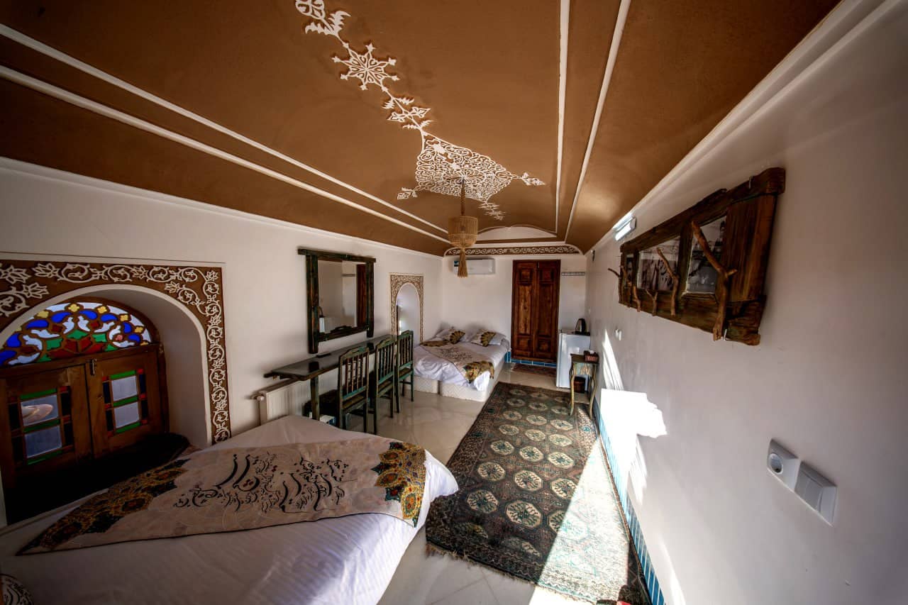 اجاره بوتیک هتل سنتی در امیرچخماق یزد- شعرا