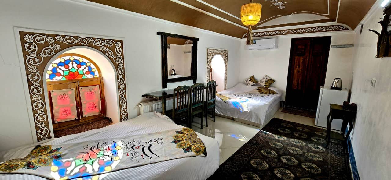 اجاره بوتیک هتل سنتی در امیرچخماق یزد- شعرا