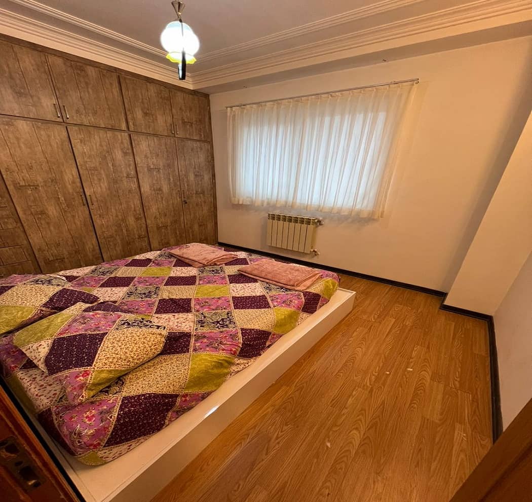 اجاره آپارتمان مبله در خیابان امام خمینی بندر کاووس.دو خوابه طبقه اول90 متری