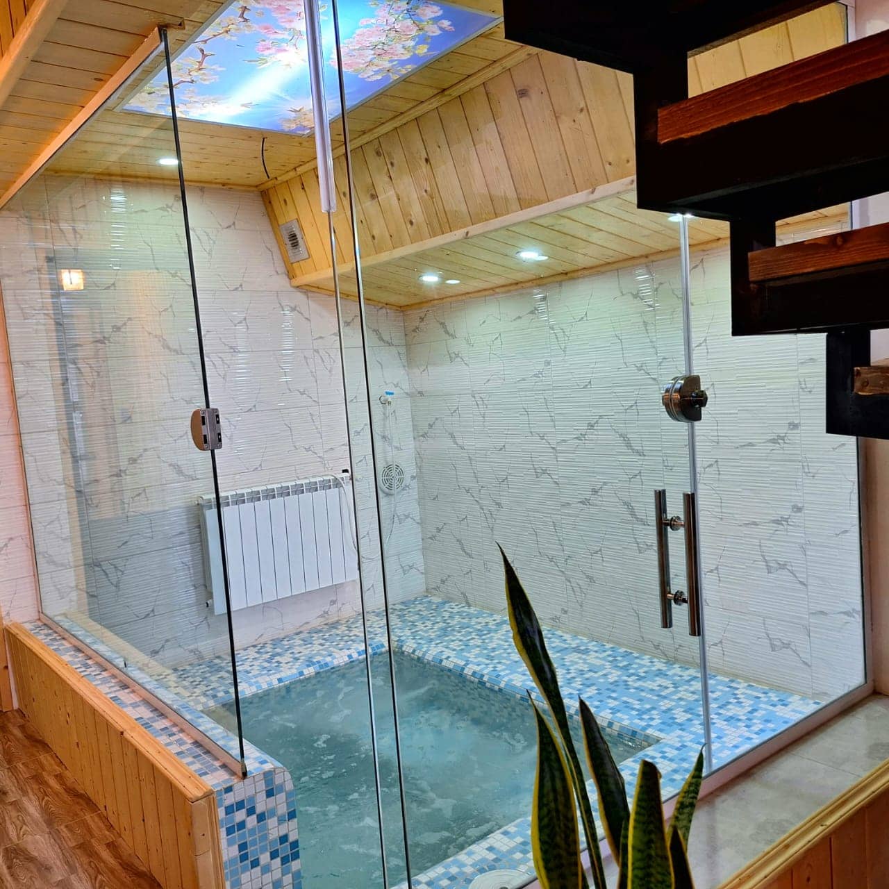 اجاره کلبه سوئیسی جکوزی دار در کتالم رامسر نمای کلبه