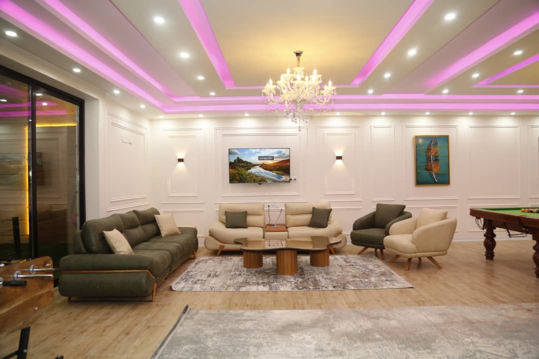 اجاره ویلا استخر سرپوشیده در دزفول - قصر اورانوس