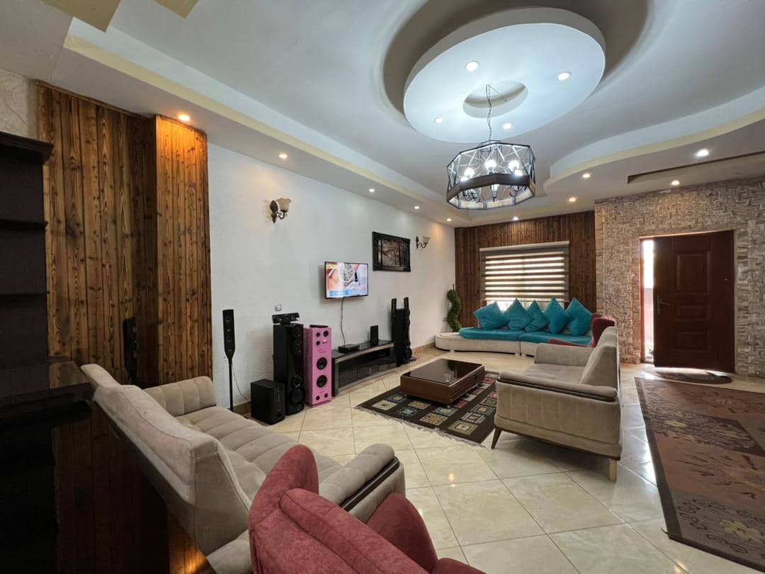 اجاره ویلا استخر سرپوشیده در خیابان دریا شهر - ویلای قرمز