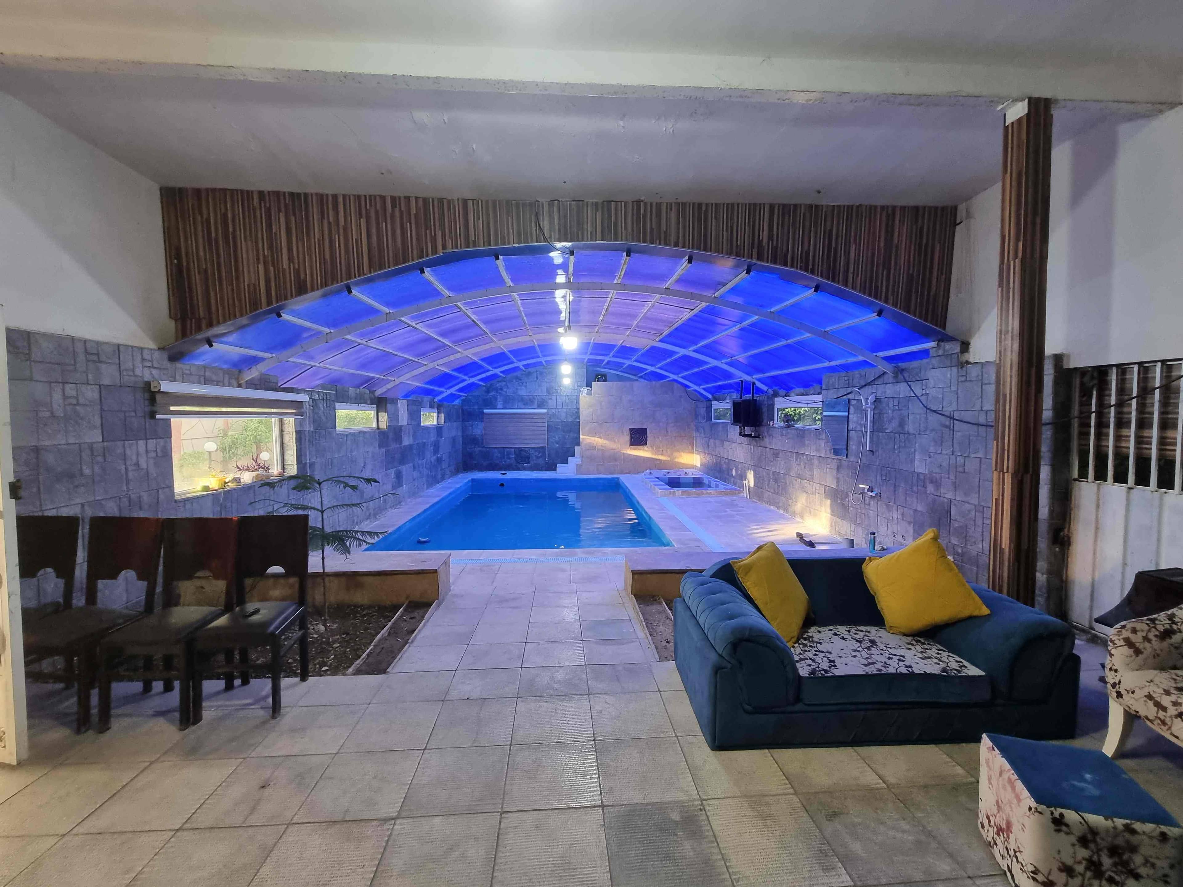 اجاره باغ و ویلا با استخر سرپوشیده در آبسرد - گلدشت