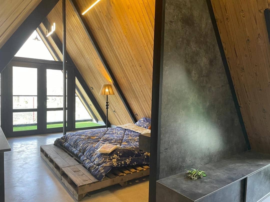 اجاره کلبه سوئیسی با استخر روباز آبگرم - آرامش 1